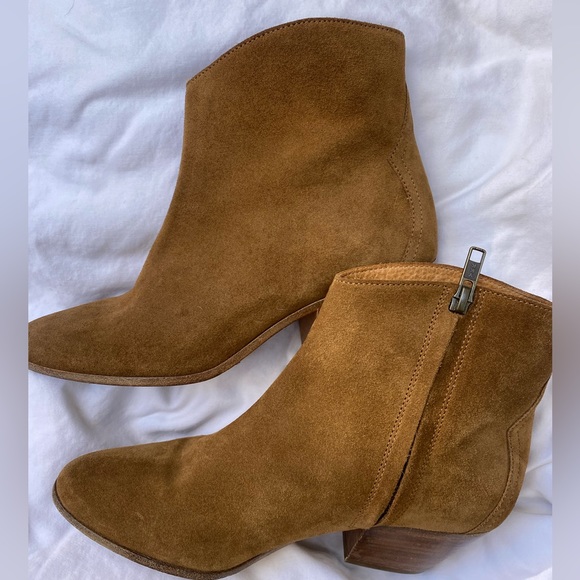 Host Pick 🎊 Isabel Marant Dacken Boots 35/ US 5 - Picture 6 of 11